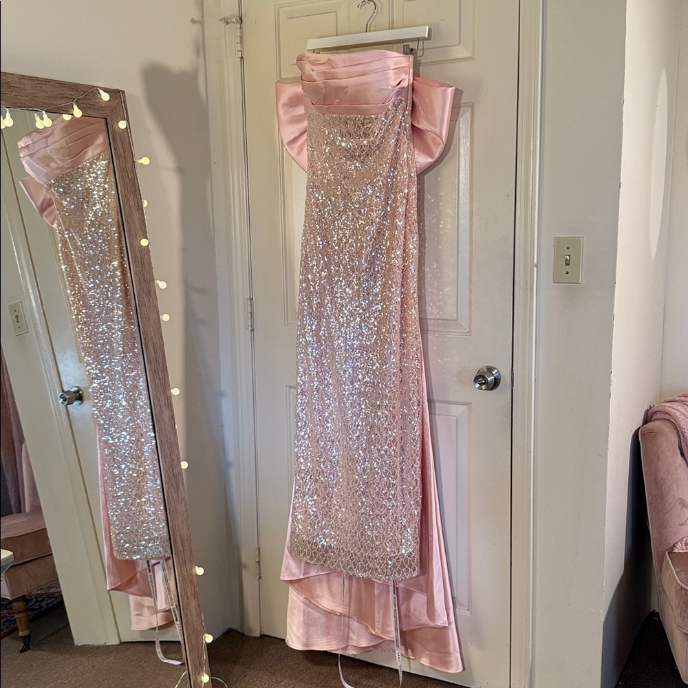 MAC DUGGAL
Pink Strapless Embellished Gown With Back Bow Detail - Picture 4 of 17